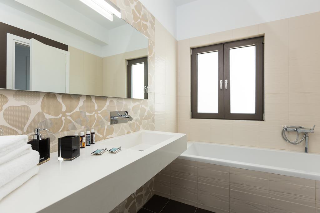 Eolia Iconic Villa, Walking Distance To The Beach, By Thinkvilla Panormos  Luaran gambar